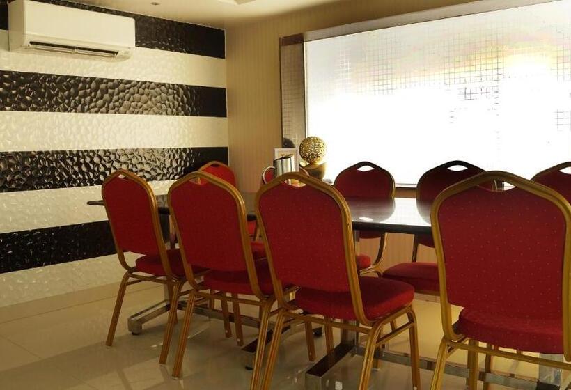 בית מלון כפרי Kani Residency