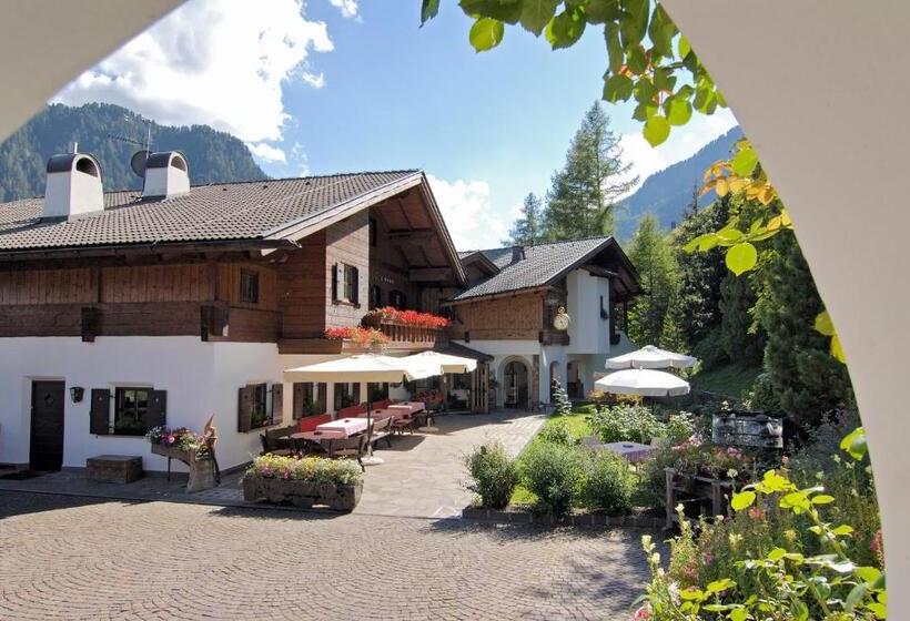Charmehotel Uhrerhof   Deur
