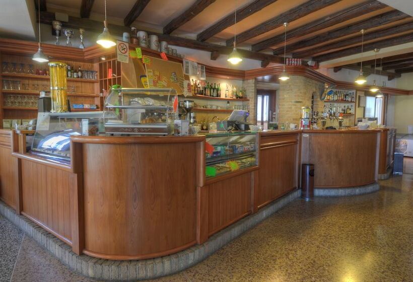 فندق Albergo Ristorante Alle Crosere