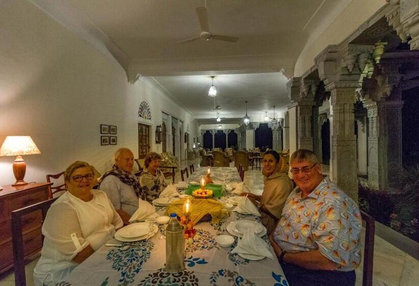 Hotel Dev Shree Deogarh