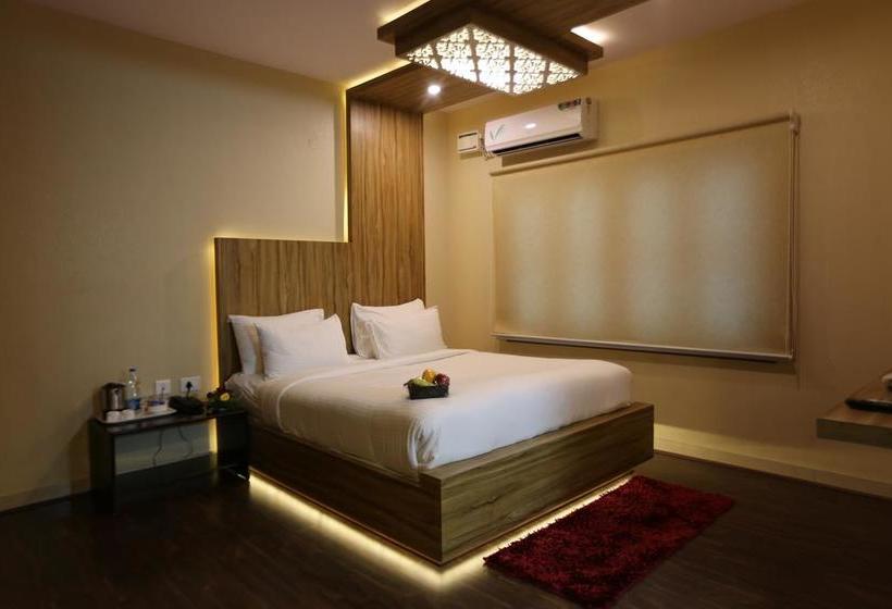 ホテル Fab Grand Savoury Suites