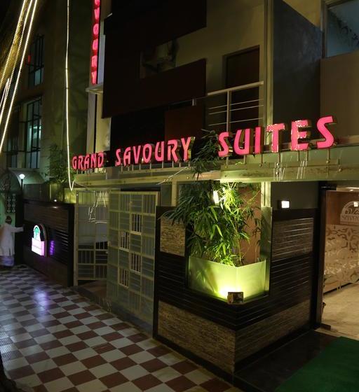 ホテル Fab Grand Savoury Suites