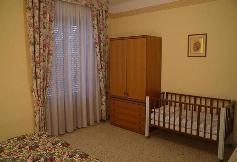 Отель Pensione Lidia