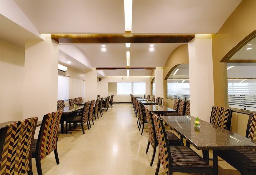 هتل Priyadarshini Pride