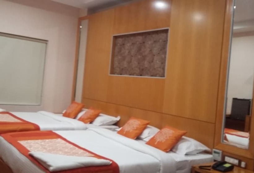 Отель Mourya Lords Inn, Kurnool