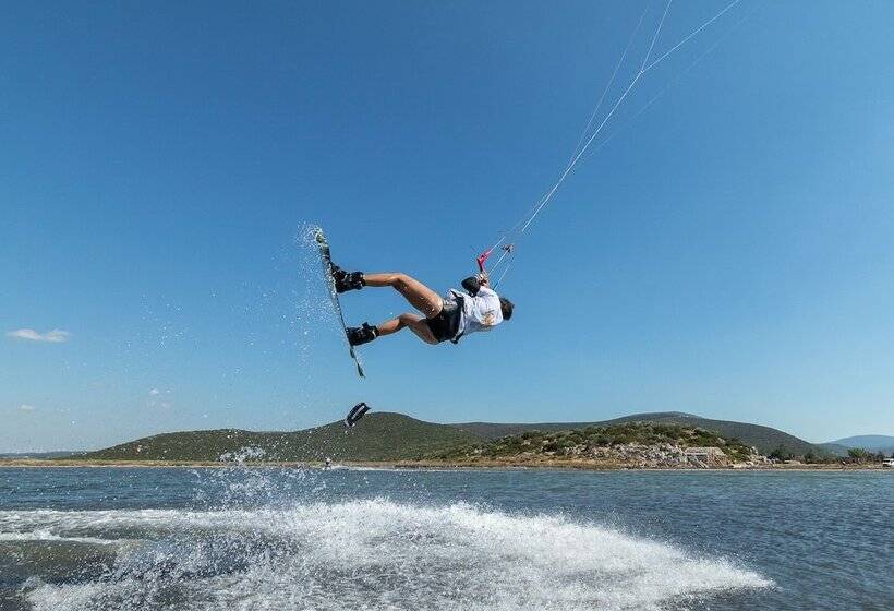هتل Urla Surf House