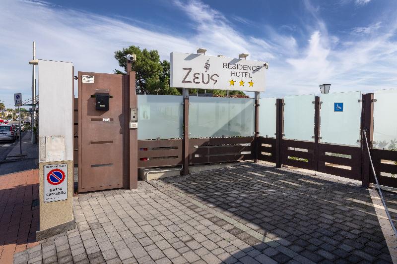 Zeus Hotel   Aparthotel   Meeting & Congress