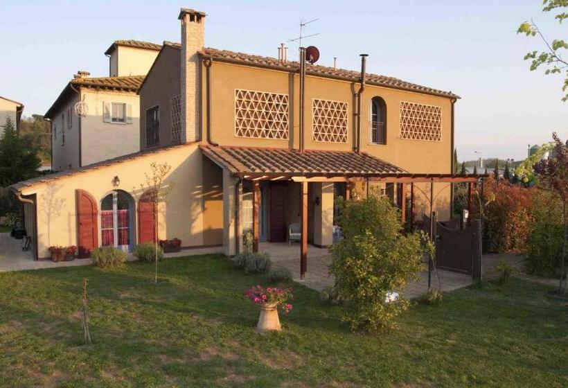 مبيت وإفطار La Casina Di Cioccolata