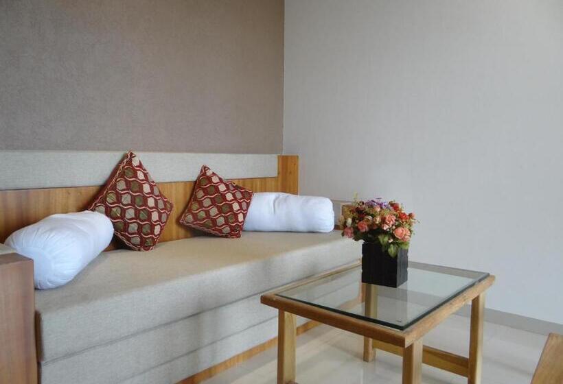 Pushpak Resort