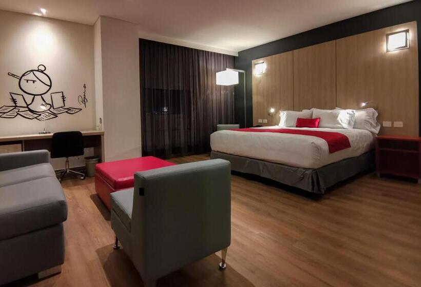 ホテル Ramada Encore By Wyndham Monterrey Apodaca Zona Aeropuerto