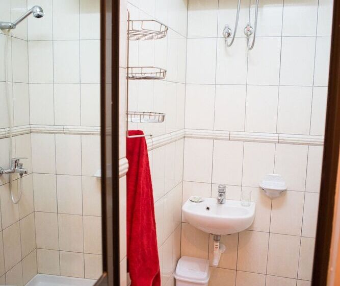 B&b Artistic Tirana