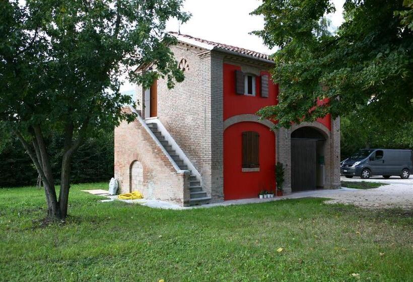 مبيت وإفطار Villa Camurana