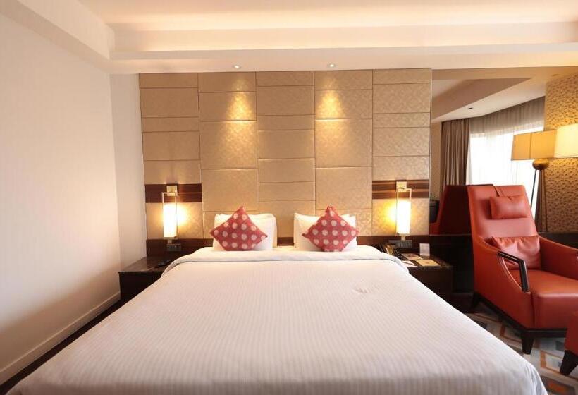 ホテル Cenneys Gateway