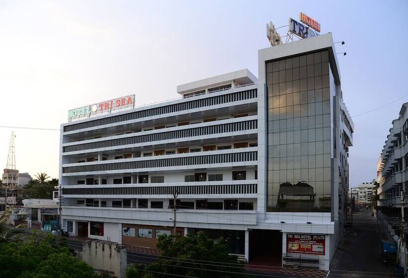 בית מלון כפרי Tri Sea