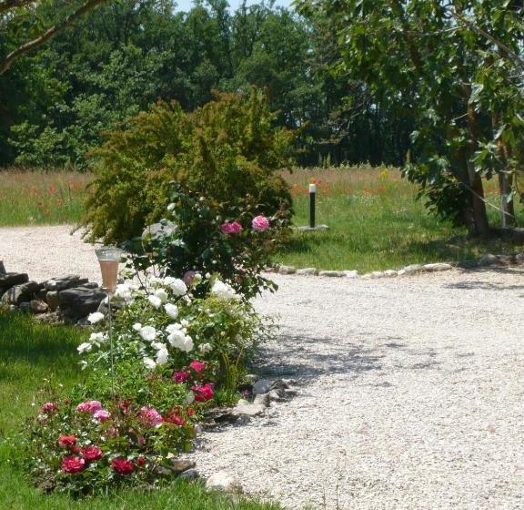 مبيت وإفطار Le Mas Saint Jacques