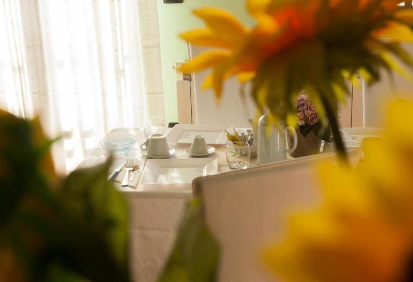 تختخواب و صبحانه Rosa Di Mare