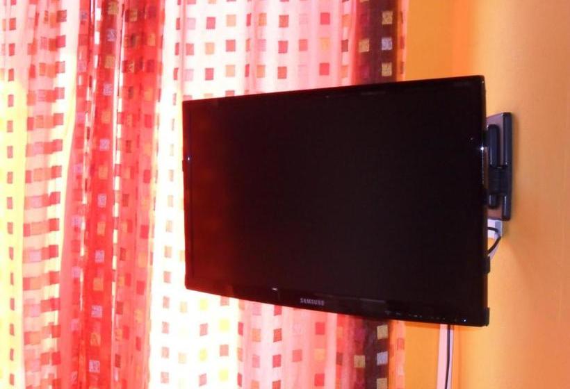 تختخواب و صبحانه Sa Domo De Minnanna