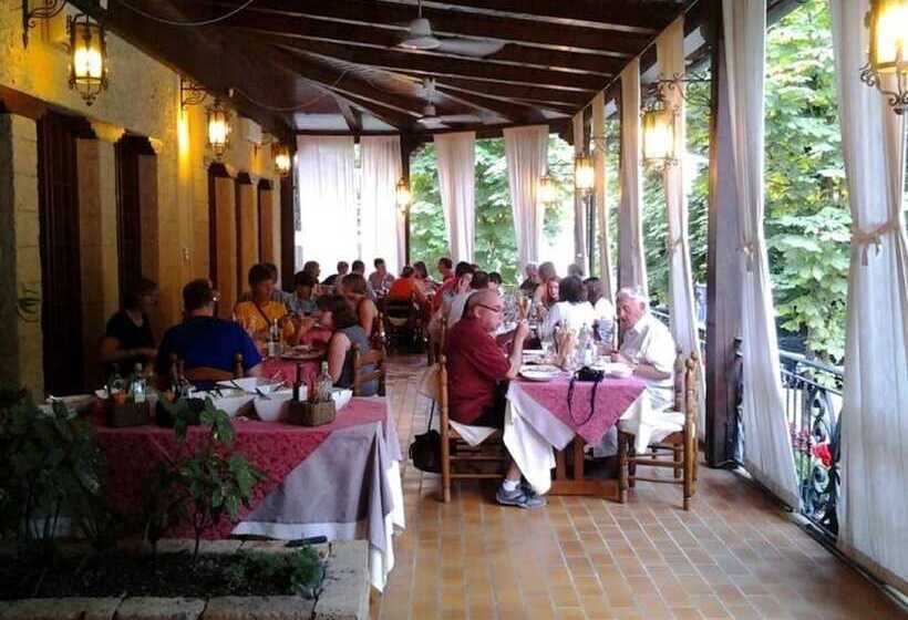 هتل Albergo Ristorante Flora