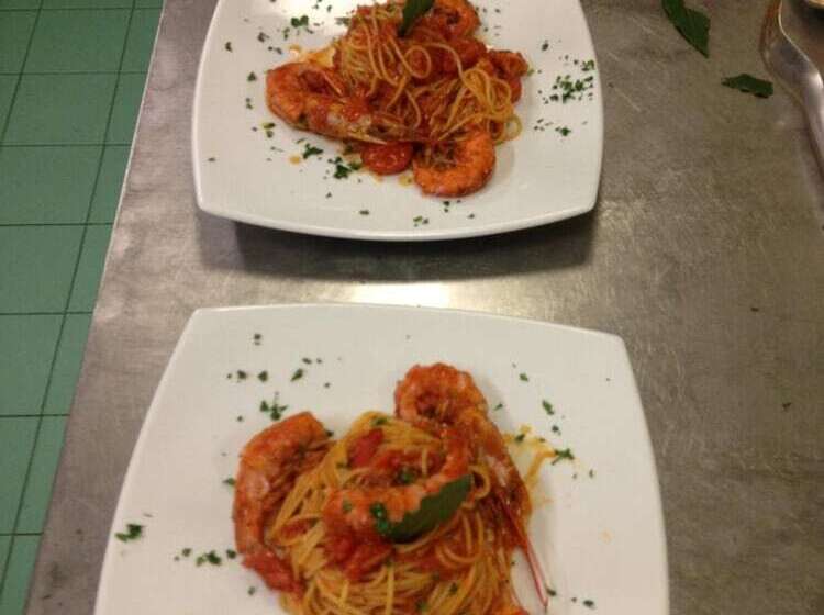 هتل Albergo Ristorante Flora