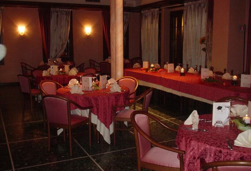 هتل Albergo Ristorante Flora