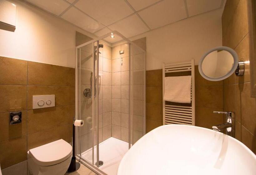 فندق Golden Park Resort