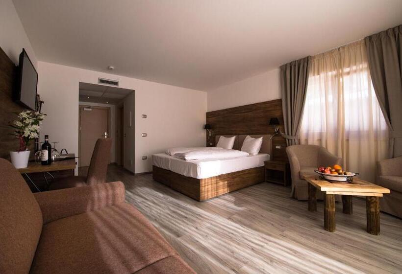 فندق Golden Park Resort