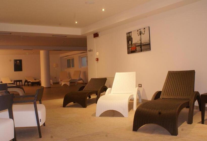 فندق Golden Park Resort