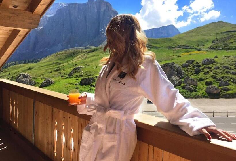 هتل Passo Sella Dolomiti Mountain Resort