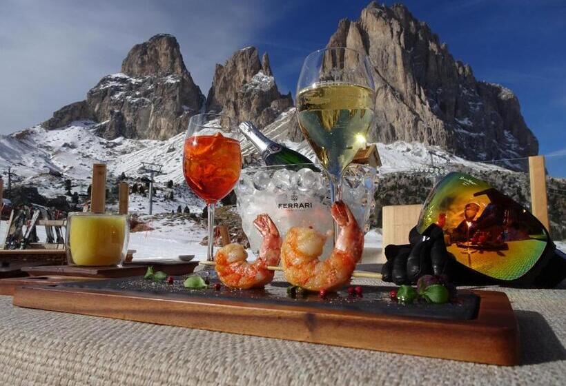 هتل Passo Sella Dolomiti Mountain Resort