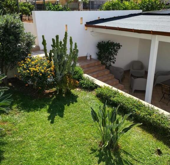 تختخواب و صبحانه Bianco Sale Trapani