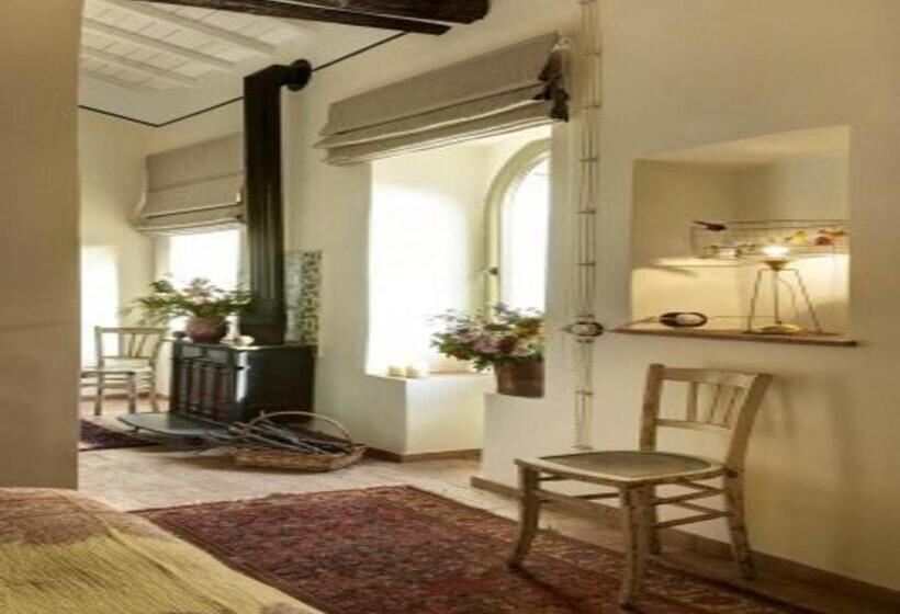 Bed and Breakfast Corte Della Maesta Antica Residenza