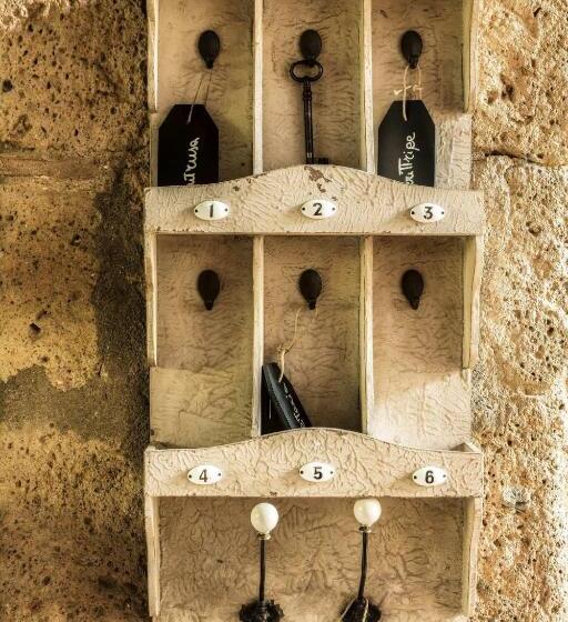 Bed and Breakfast Corte Della Maesta Antica Residenza