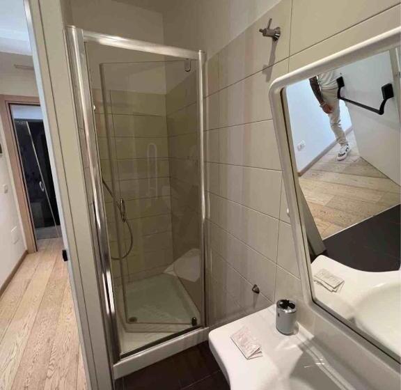 تختخواب و صبحانه Plaza Rooms