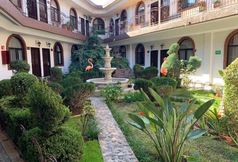 فندق Los Arcos