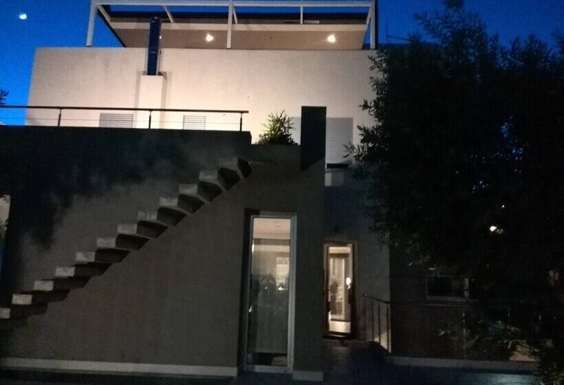 Bed and Breakfast Art House Quartu   Margine Rosso