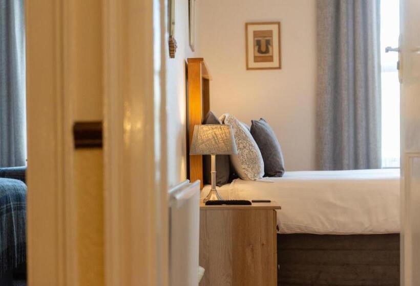 ベッドアンドブレックファースト Blue Swallow