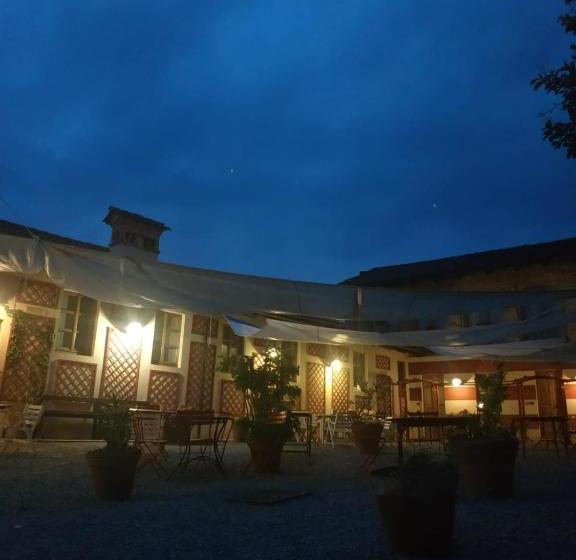 Bed and Breakfast Foresteria Ristorante Conti Roero