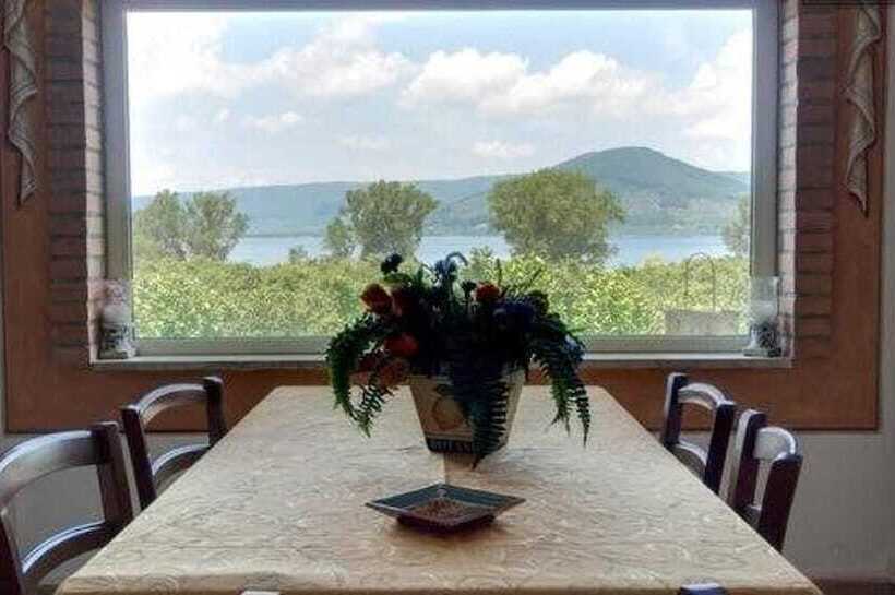 ベッドアンドブレックファースト La Finestra Sul Lago