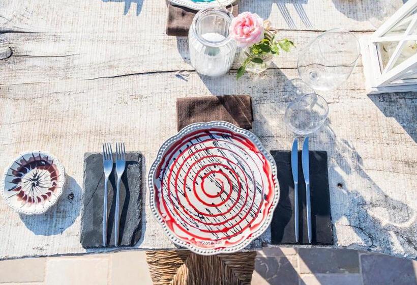 تختخواب و صبحانه Leonardo Trulli Resort