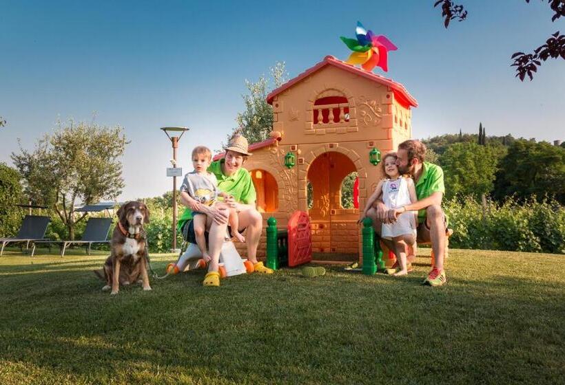 تختخواب و صبحانه Agriturismo Corte Aurea