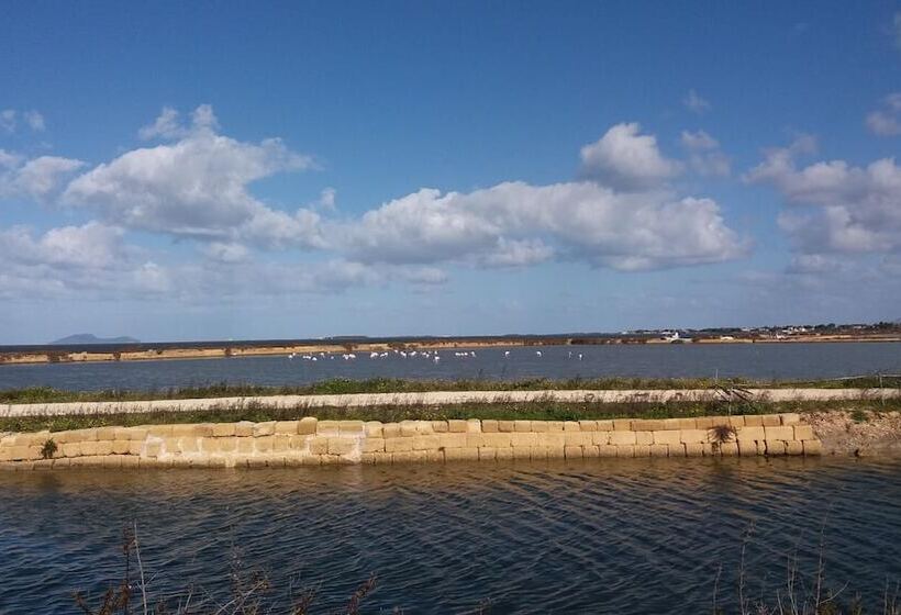 تختخواب و صبحانه Colomba Bianca