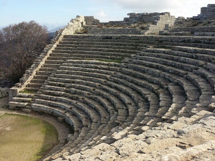 مبيت وإفطار La Suite Di Segesta