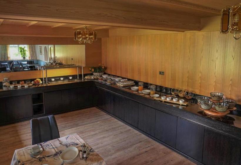 Bed and Breakfast Pension Pernthaler