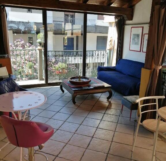 تختخواب و صبحانه Villa Felice