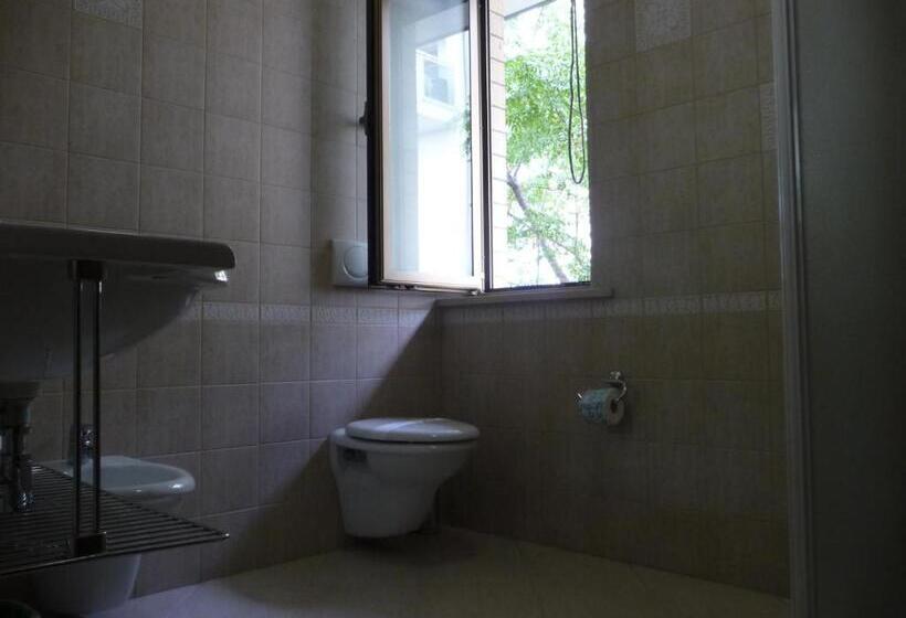 فندق Naxos B&b
