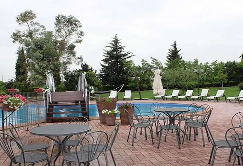 فندق Relais Madonna Di Campagna