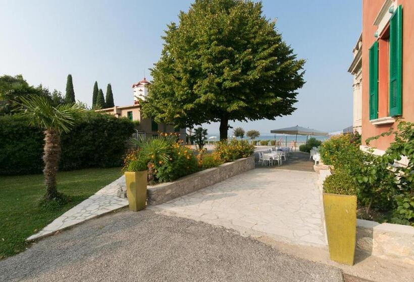 هتل Villa Pioppi