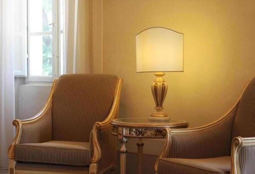 هتل Villa Rinalducci