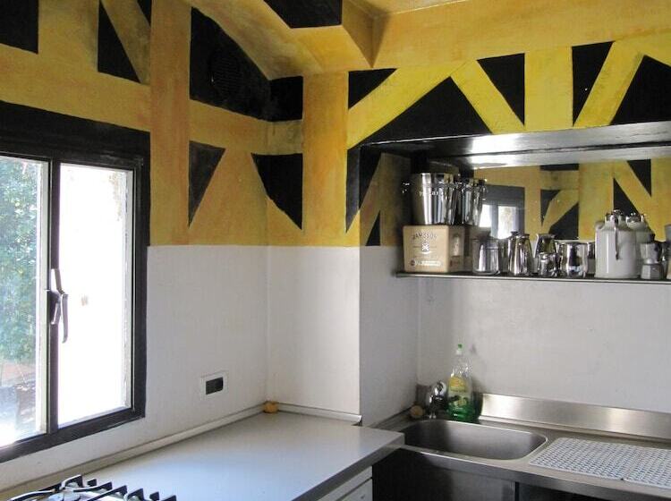 تختخواب و صبحانه Castrum Di Serravalle