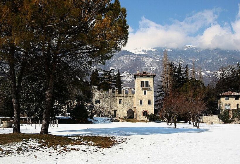 تختخواب و صبحانه Castrum Di Serravalle
